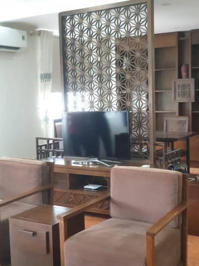 Cho thuê căn hộ Garden Plaza 1, dt: 150m2, lầu trung, nội thất đầy đủ, giá thuê 1100 USD.