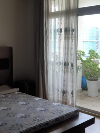 Cho thuê căn hộ Grandview, 120m2, lầu trung, view trường SSIS, nội thất đầy đủ, giá thuê 800 USD.
