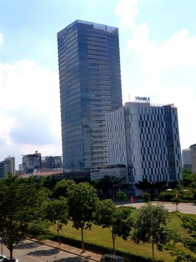 Cho thuê nhà phố Hưng Gia, 6×18.5, trệt+lững+3 lầu, giá 2000 USD.